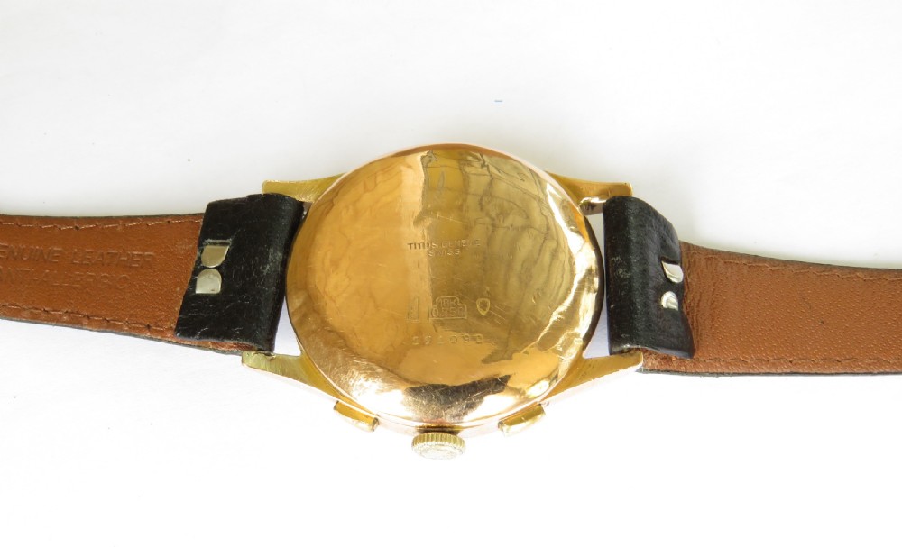 Gents 1940s Titus 18ct rose gold chronograph watch View IV