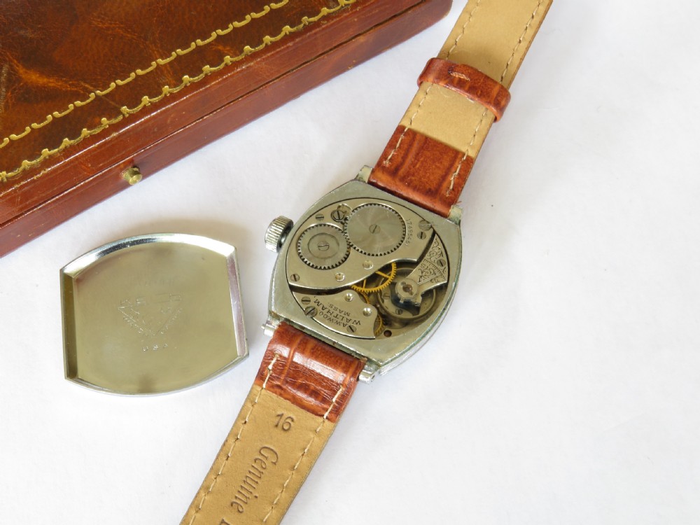 Gents antique Waltham wrist watch View IV
