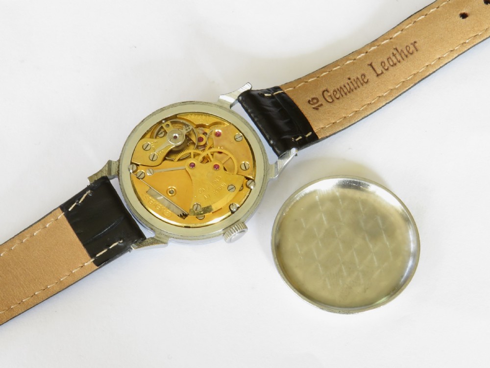 Gents 1950s Smiths De Luxe wrist watch View III