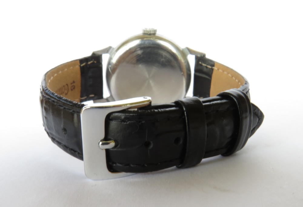Gents 1950s Smiths De Luxe wrist watch View V