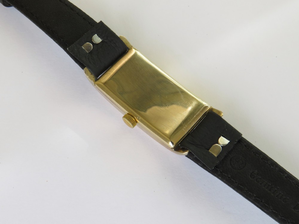1940s Limit curvex wrist watch View IV