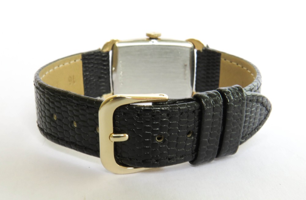 Mid-size 1948 Bulova Senator wrist watch View V