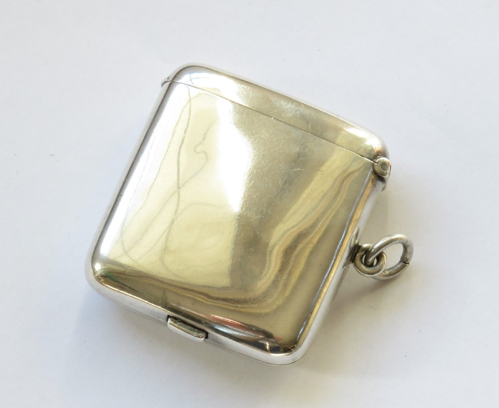 Unusual Victorian silver vesta / sovereign holder View III
