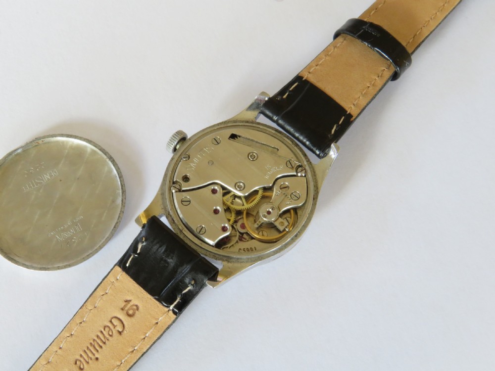 Gents Smiths De Luxe wrist watch, made in England View III
