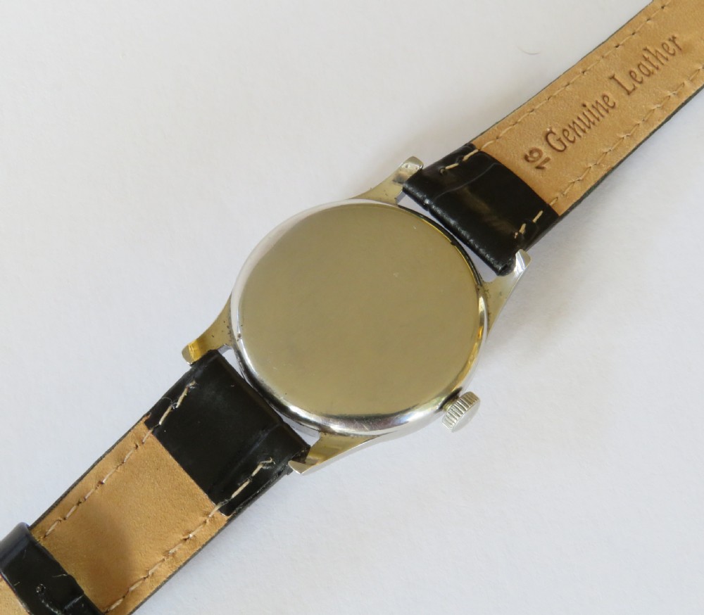 Gents Smiths De Luxe wrist watch, made in England View IV