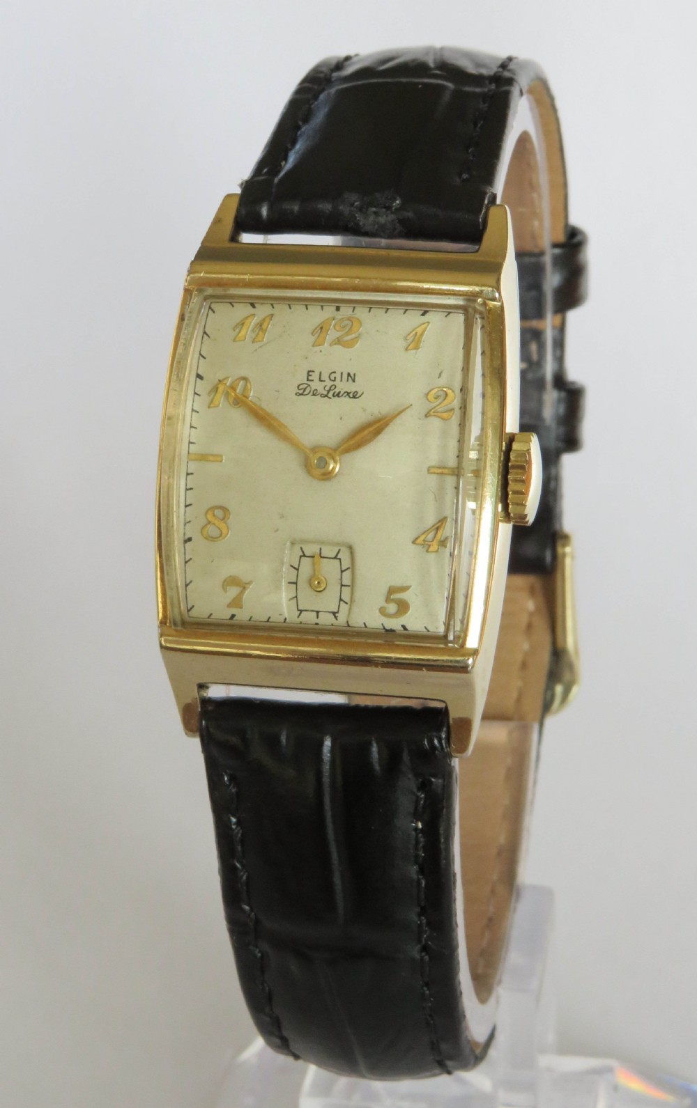 1942 mid-size Elgin De Luxe wrist watch