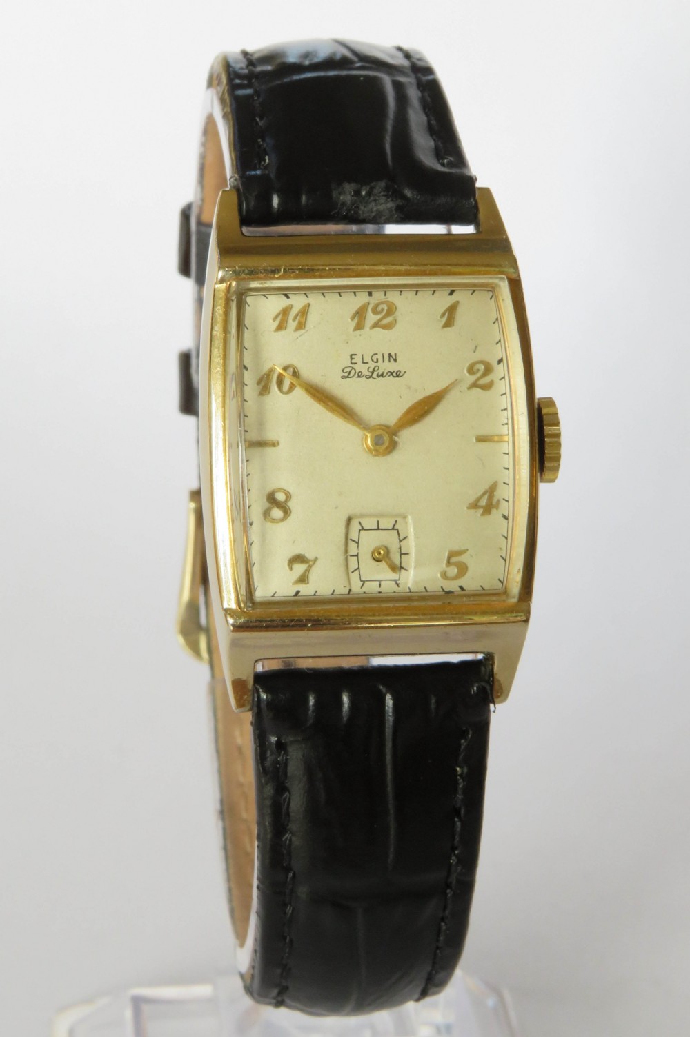 1942 mid-size Elgin De Luxe wrist watch View II