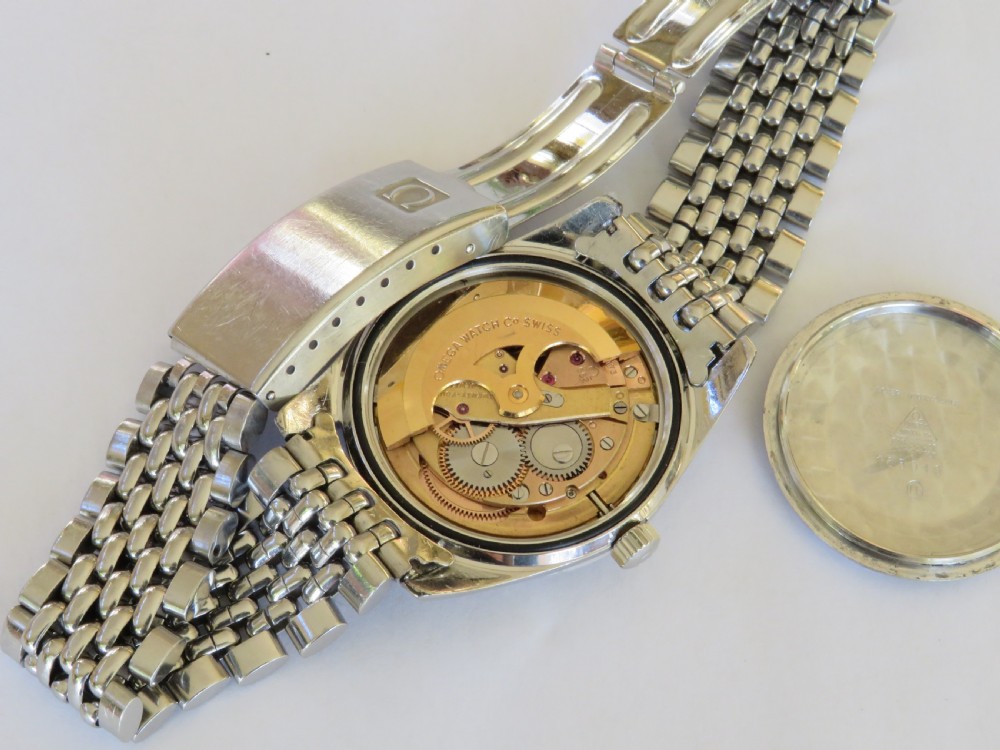 Gents Omega Seamaster automatic wrist watch, 1962 View V