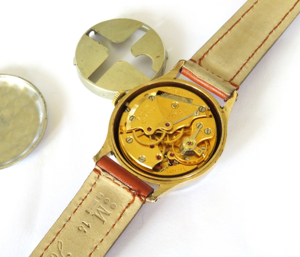 Gents 1950s Smiths De Luxe wrist watch View III