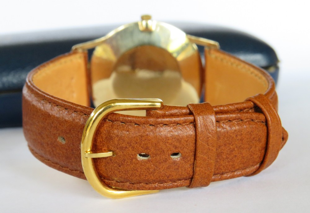 Gents 9ct gold Bravingtons Renown wrist watch, 1964 View V