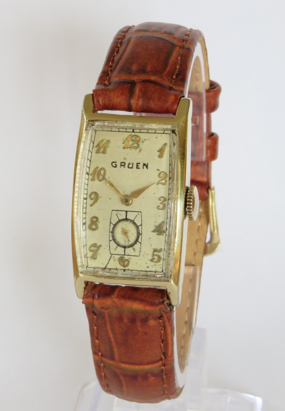 1940s mid-size Gruen curvex wrist watch