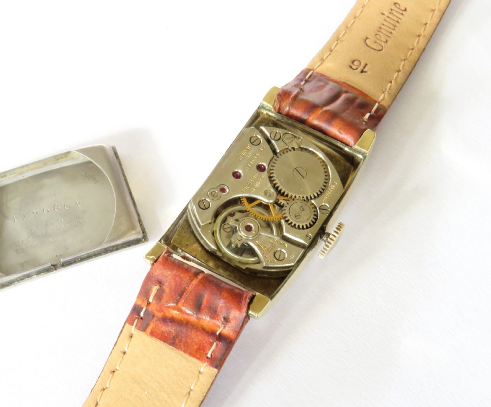 1940s mid-size Gruen curvex wrist watch View III