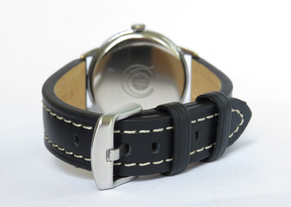 Gents large 1950s Cyma wrist watch View V