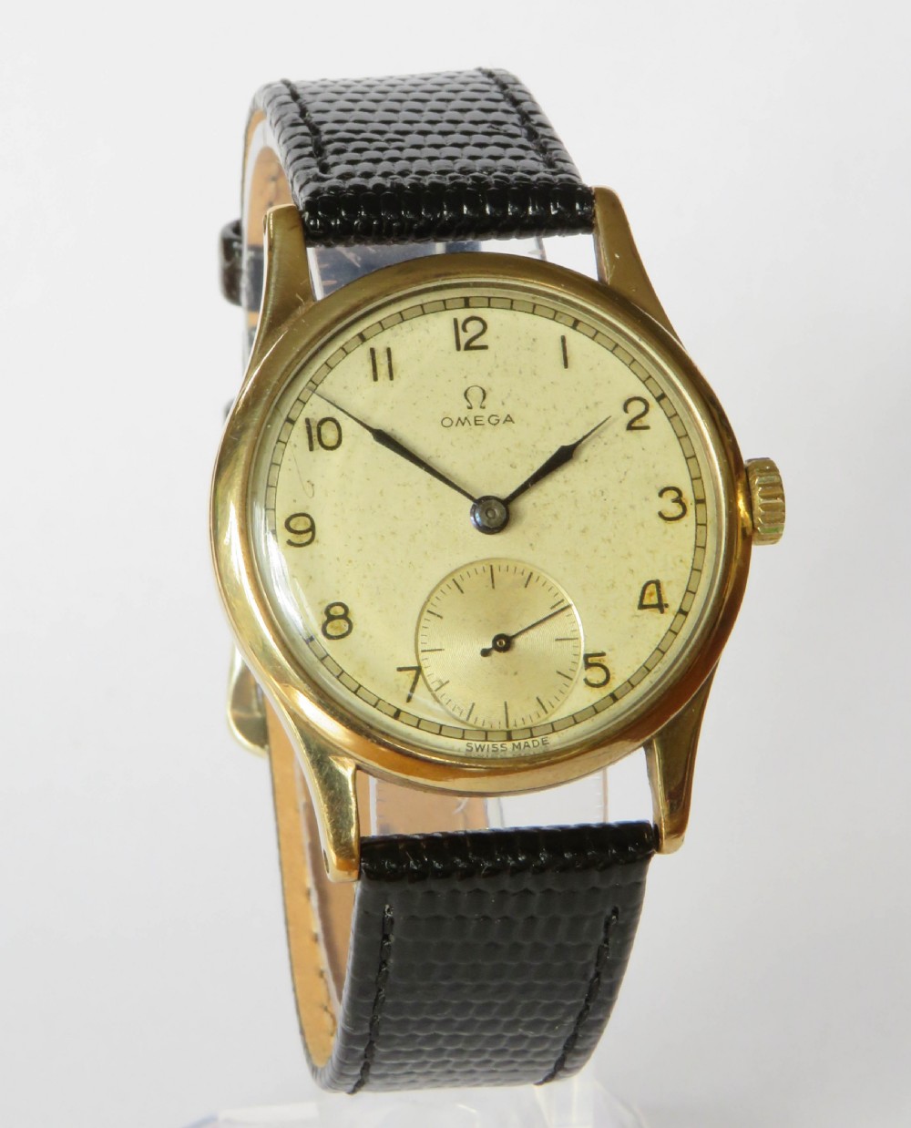 Gents 9ct gold Omega wrist watch, 1944 View II