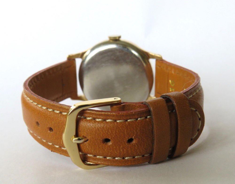 Gents 1950s Smiths De Luxe wrist watch View V