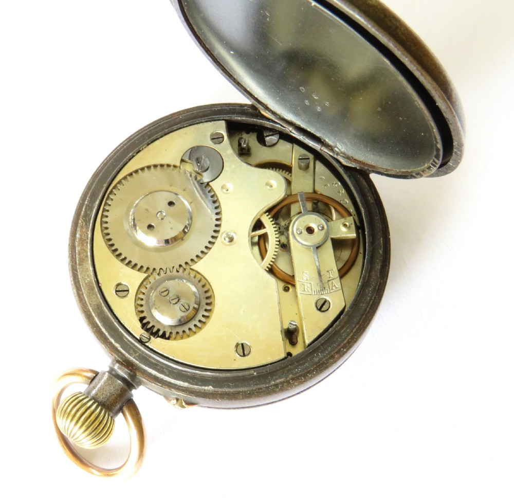 Antique gun metal calendar pocket watch

 View IV