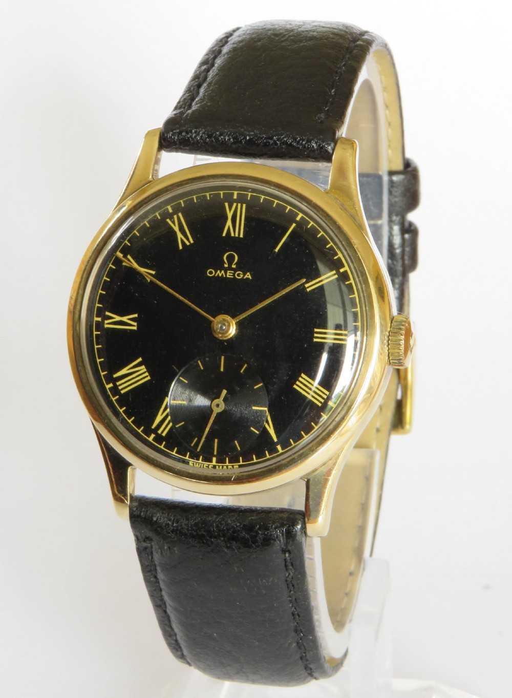 Gents 9ct gold Omega 30T2 wrist watch, 1945