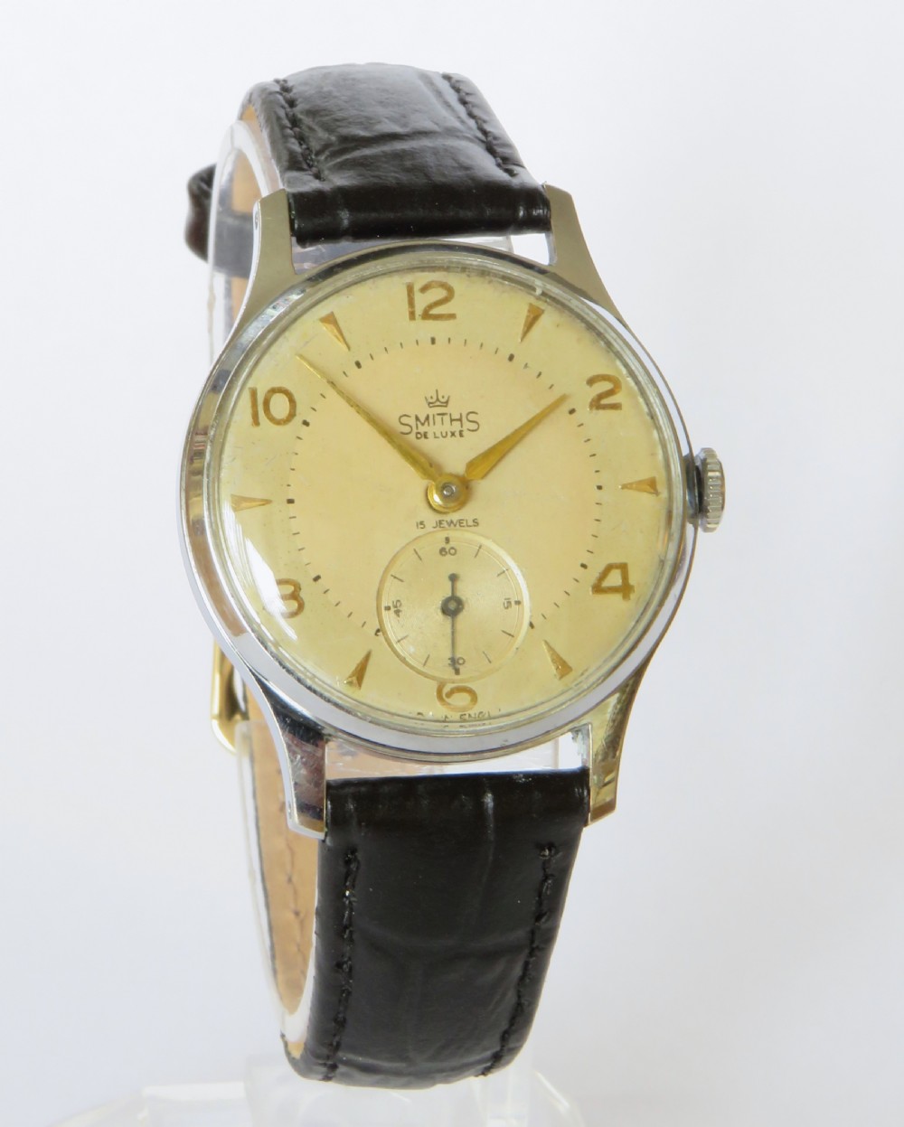 Gents 1950s Smiths De Luxe wrist watch View II