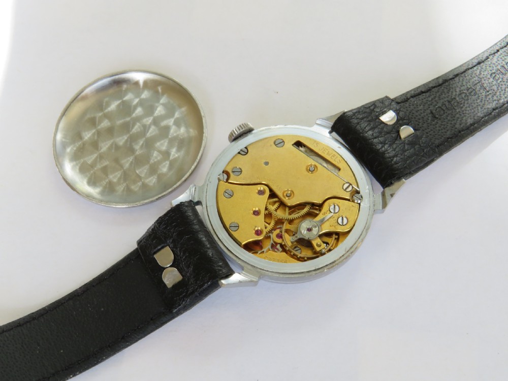 Gents 1940s Smiths wrist watch View IV