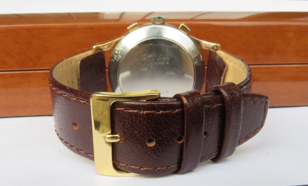 Gents 1950s Minerva doctor’s chronograph wrist watch View V