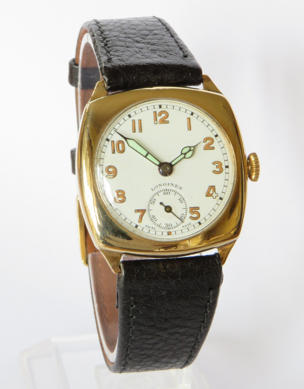 Gents 9ct gold Longines wrist watch, 1945 View II