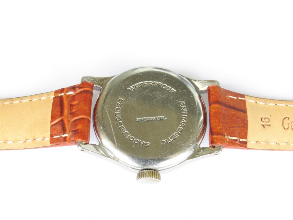 Mid-size 1940s Ralco wrist watch View V