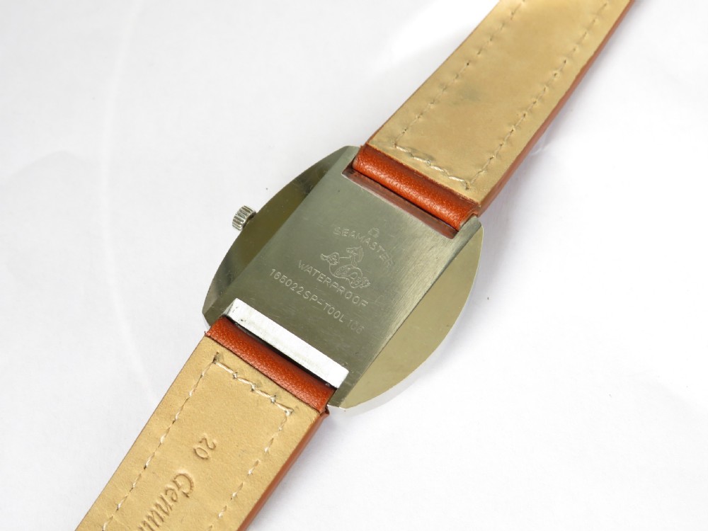 Gents 1960s Omega Seamaster Cosmic wrist watch View IV