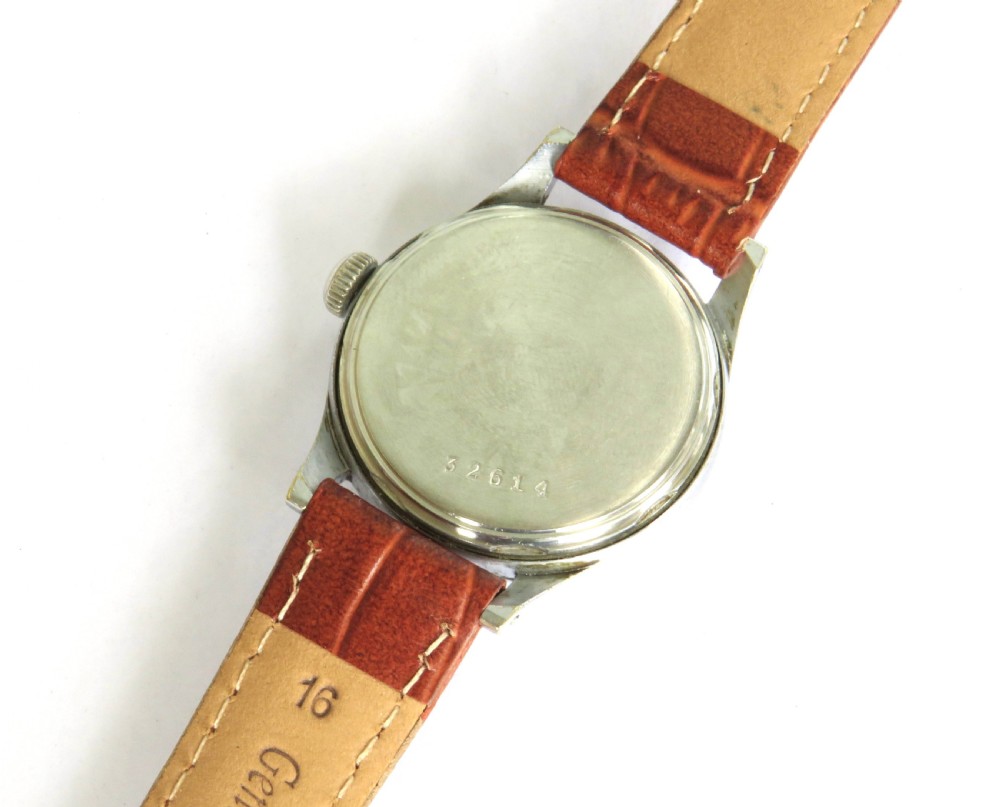 Gents 1940s Invicta wrist watch View IV