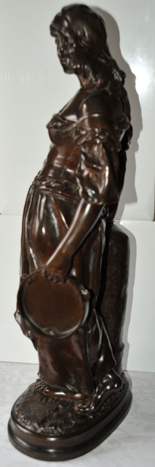 19TH CENTURY BRONZE SCULPTURE OF A PEASANT GIRL - ADDITIONAL PHOTO 2