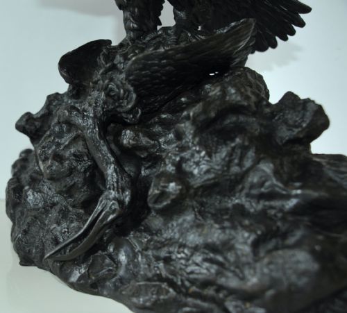 FRENCH BRONZE EAGLE DEVOURING A HERON BY CHRISTOPHE FRATIN - ADDITIONAL PHOTO 6