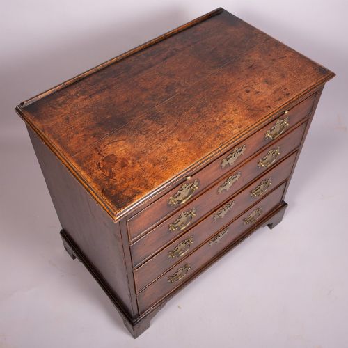 18TH CENTURY GEORGIAN WALNUT CHEST OF DRAWERS - ADDITIONAL PHOTO 1
