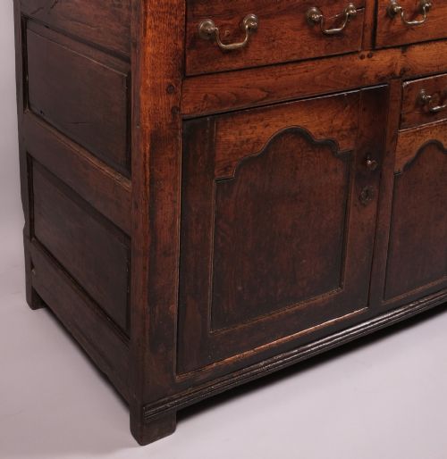 MID 18TH CENTURY WELSH OAK DRESSER - ADDITIONAL PHOTO 1