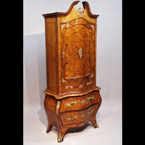 ANTIQUE 19TH CENTURY WALNUT CABINET ON CHEST