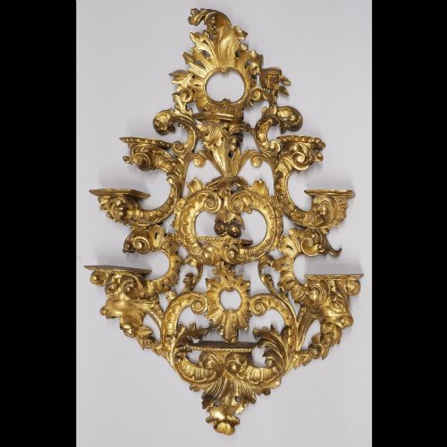 19TH CENTURY CARVED GILTWOOD WALL BRACKET