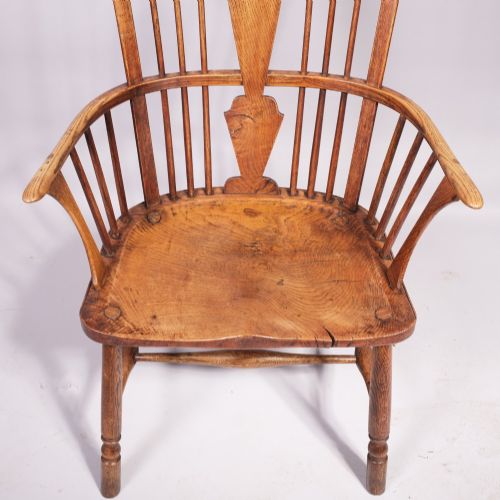 18TH CENTURY ASH COMB BACK WINDSOR CHAIR - ADDITIONAL PHOTO 1