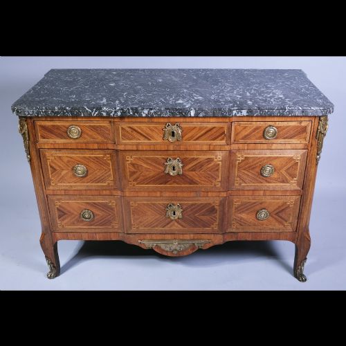 18TH CENTURY LOUIS XVI WALNUT PARQUETRY COMMODE - ADDITIONAL PHOTO 2