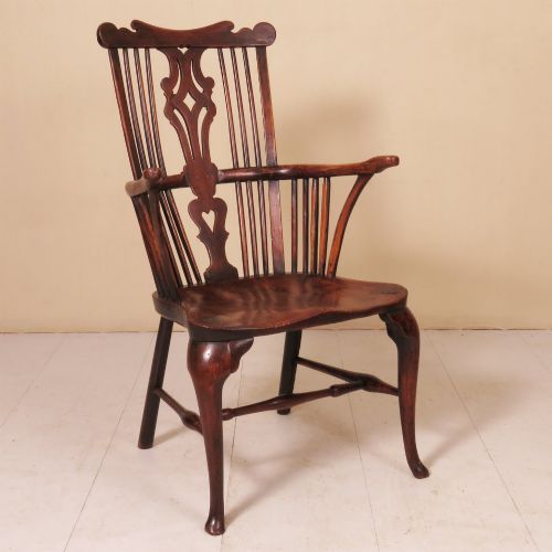 18TH CENTURY ASH COMB BACK WINDSOR CHAIR