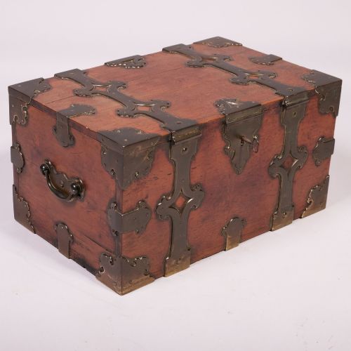 EARLY 18TH CENTURY BRASS MOUNTED CAMPHOR CASKET