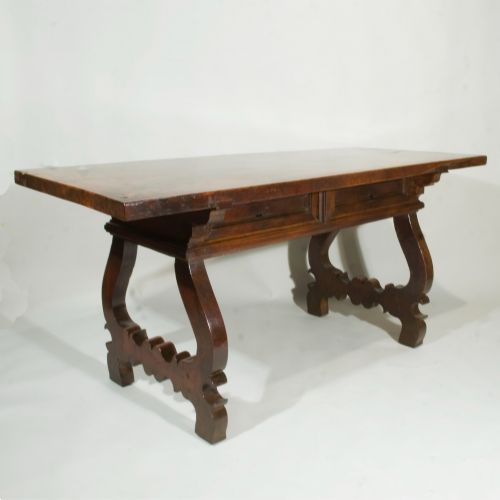 A 17TH CENTURY SPANISH WALNUT TABLE