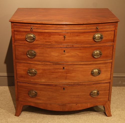 Superb Late 18th Century Mahogany Bow Fronted Chest of Drawers, Circa 1795