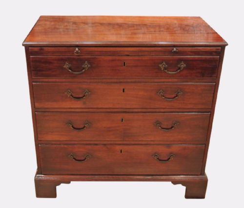 A Superb Mahogany Chippendale Period Chest of Drawers