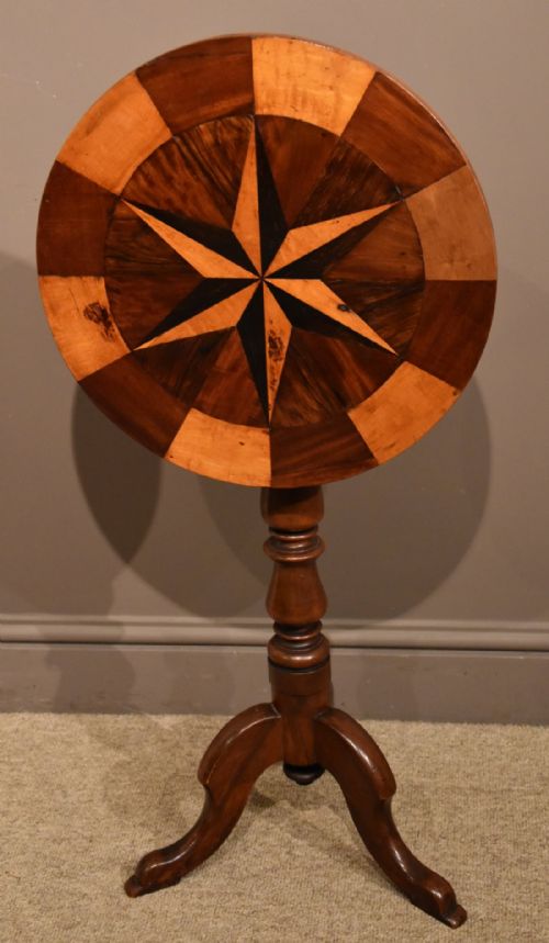An Attractive Victorian Tilting Lamp/wine Table