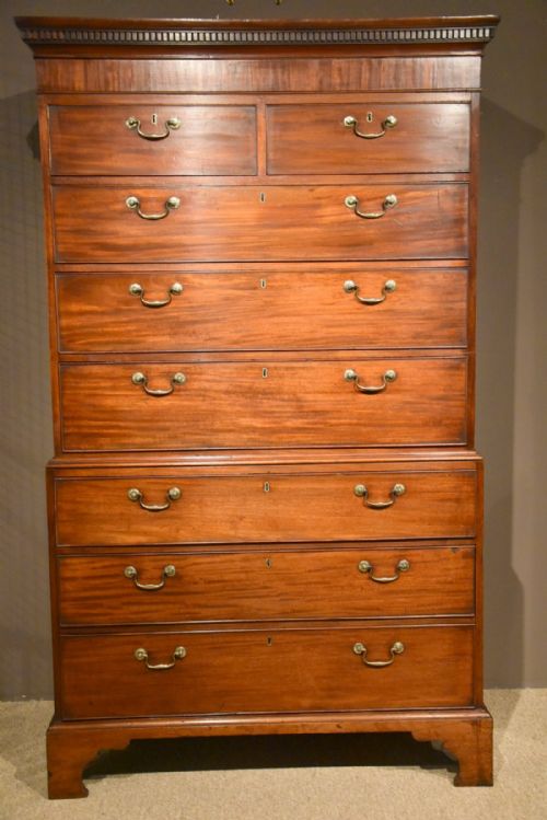 A George III Mahogany Chest on Chest/tallboy