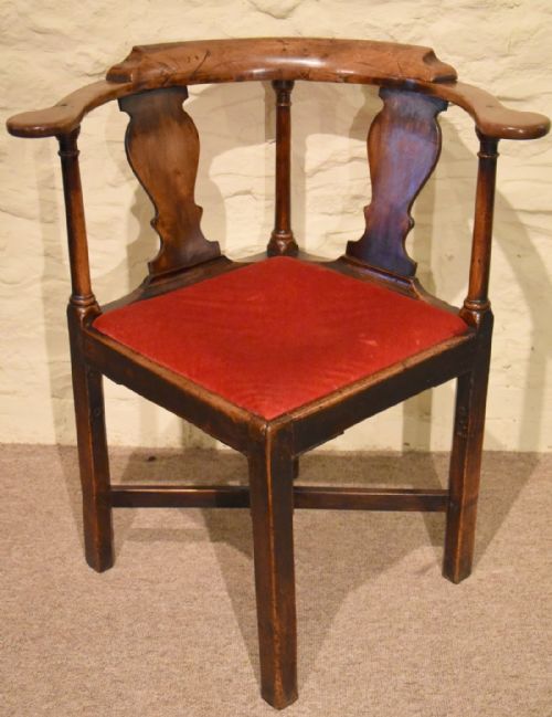 An Early George III Walnut Corner Chair