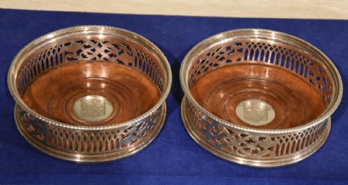 Hennell, Robert & Samuel Pair of Coasters