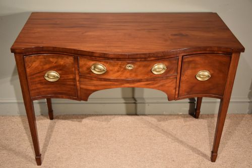Mid 19th Century Serpentine Fronted Dressing Table