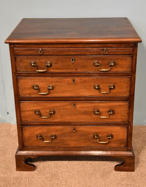 A Good Georgian Mellow Mahogany Small 25" Chest of Drawers