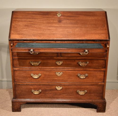 George III Mahogany Bureau of Superb Quality