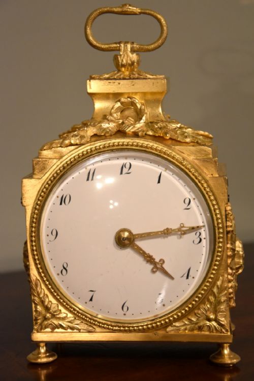 A Pendule D'officer