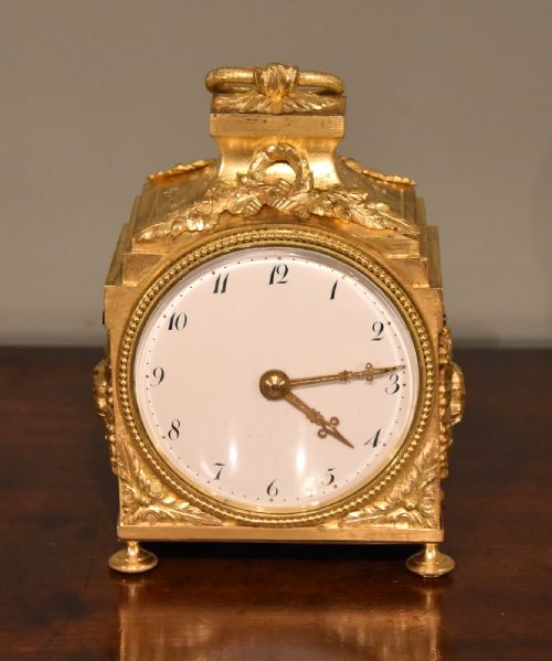 fig 1. A Pendule D'Officer